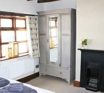 1 High Street Villa Abbots Bromley Bagian luar foto